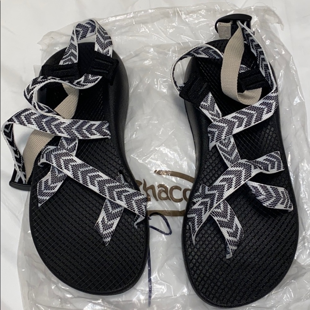women’s size 9 chacos